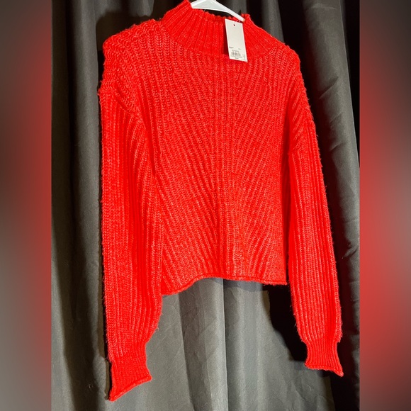 Red sweater - Picture 2 of 3